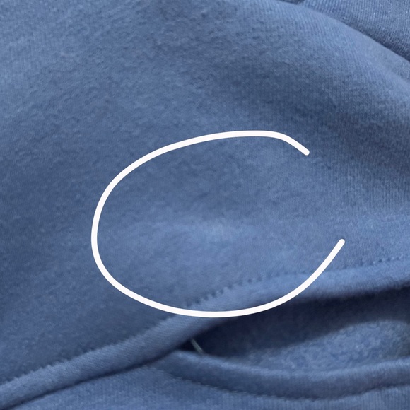 Raw edge cropped hoodie - Picture 9 of 9